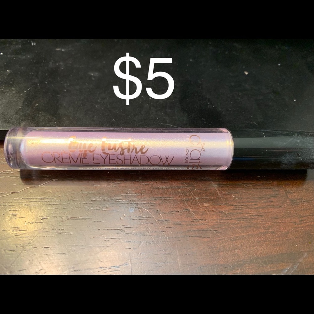 Eye luster liquid eyeshadow